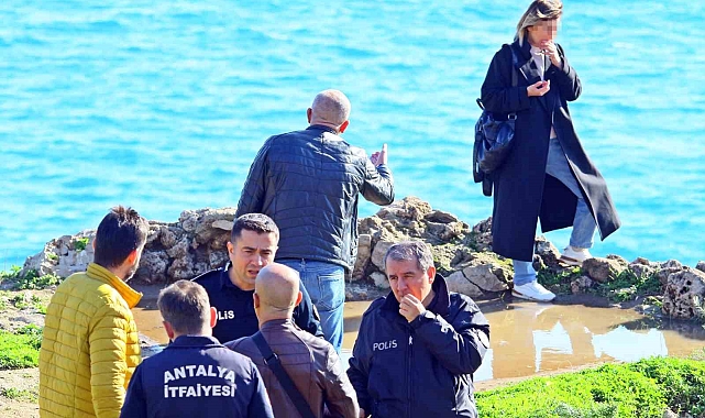 Annesinin ölümüyle bunalıma girdi, uçurumun kenarında ekiplere 4 saat ecel teri döktürdü