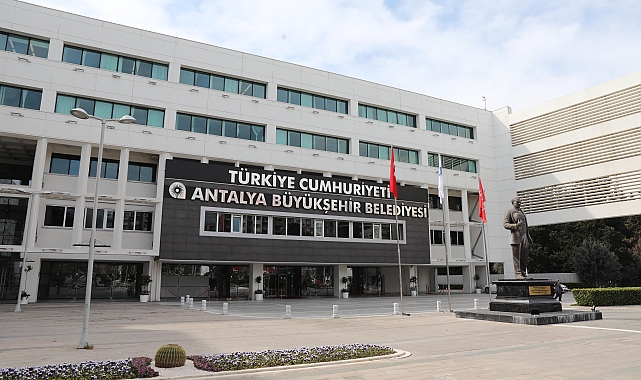 Antalya Büyükşehir Belediyesi'nde 2 bin personelin emeklilikleri istendi