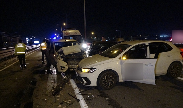 Antalya'da 4 araçlı zincirleme kaza: 3 yaralı