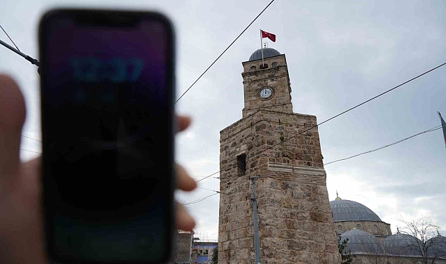 Antalya'da tarihi Saat Kulesi'nde zaman problemi çözülüyor