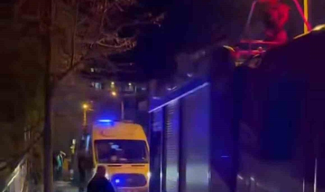 Bacada çıkan yangında dumandan etkilenen 2 kişi hastanelik oldu