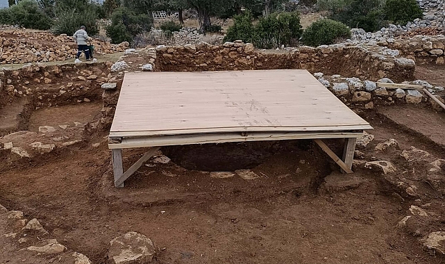 Beçin Antik Kenti'ndeki kazılarda seramik fırınları bulundu