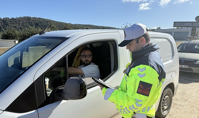 Bodrum'da jandarmadan dron destekli denetim, hatalı sollama yapan sürücü, 'Yanlış yaptım'