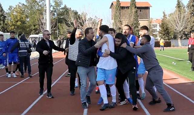 Burdur'da amatör maçta saha karıştı