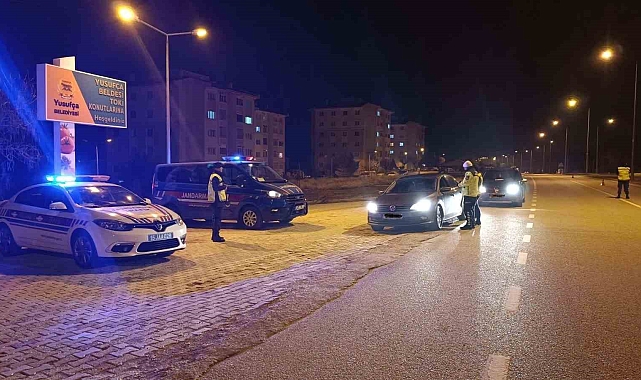 Burdur'da jandarma ekiplerinin trafik denetiminde 175 araca ceza