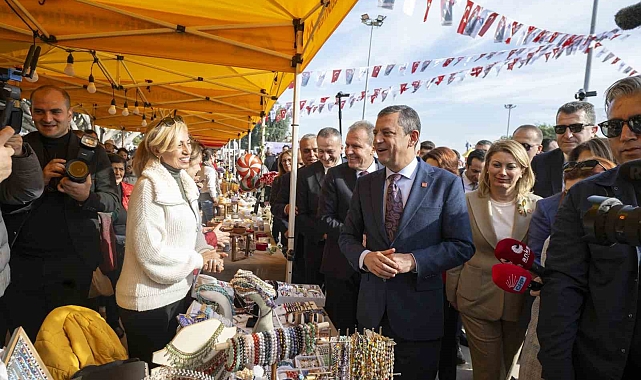 CHP Genel Başkanı Özel, Mersin'de üretici kadınlarla buluştu