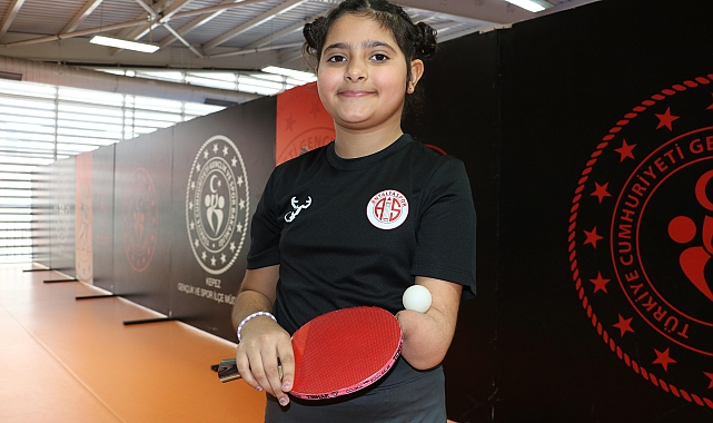 Doğuştan bir eli olmayan Maya, masa tenisinde başarılarıyla örnek oluyor