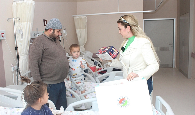 Evi yanan aileye ve çocuklarına Başkan Kocagöz sahip çıktı