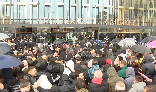 Ferdi Tayfur İçin AKM'de Tören Düzenlendi