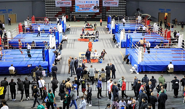 Kick Boks Türkiye Şampiyonası Antalya'da başladı