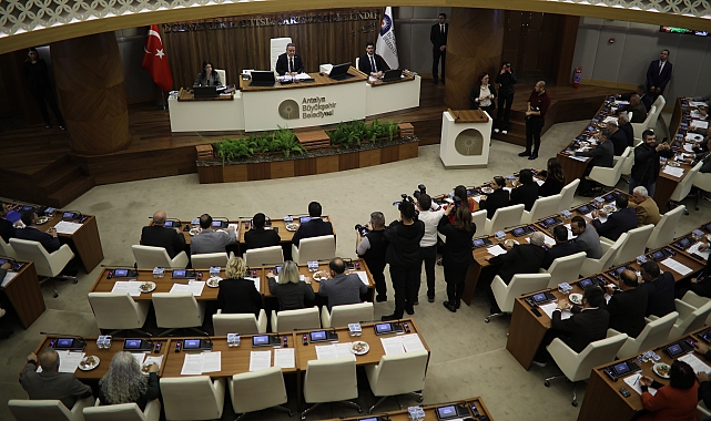 Mecliste 37 madde, 7 dakikada oylandı