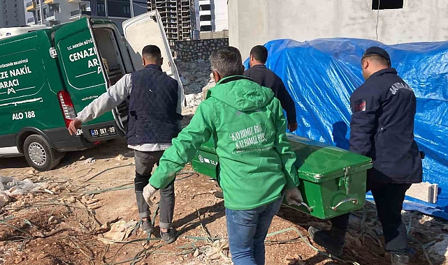 Mersin'de 8. kattan düşen işçi hayatını kaybetti