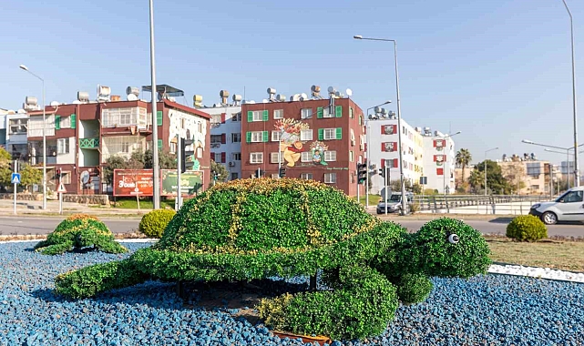 Mersin'de kavşaklar 'estetik dokunuşlarla' güzelleşiyor