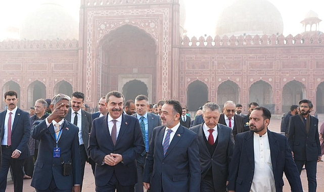 Milli Eğitim Bakanı Yusuf Tekin, Pakistan'da