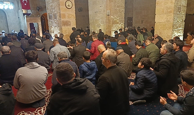 Miraç Kandili'nde tarihi Hoşkadem Camii doldu taştı