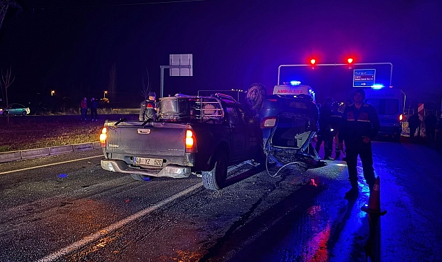 Muğla'da kamyonet ile otomobil çarpıştı: 2 ölü, 2 yaralı