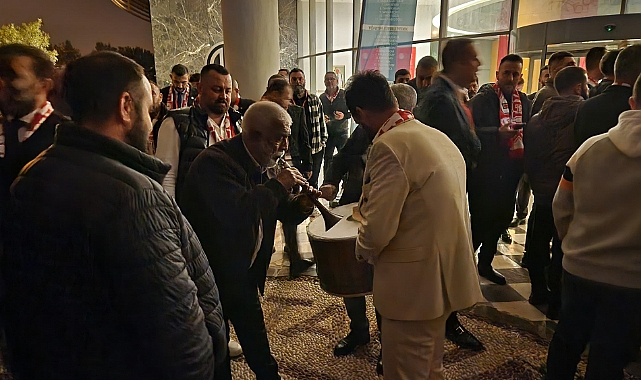 Mustafa Ergün İçin Davul Zurnalı Kutlama Yapıldı