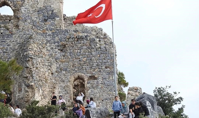 Öğrenciler Softa Kalesi'ni keşfetti