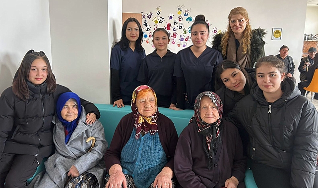 Öğrencilerle huzurevi sakinlerinin 'güzellik' sohbeti