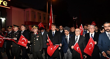 Osmaniye'nin kurtuluşunun 103. yılı fener alayıyla kutlandı