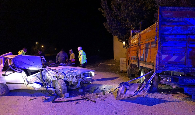 Otomobil kamyona çarptı: 1 yaralı