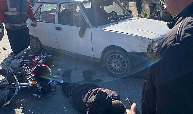 Otomobille çarpışan motosikletli yaralandı