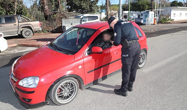 Polisten 'Huzurlu Antalya Sokakları' uygulaması
