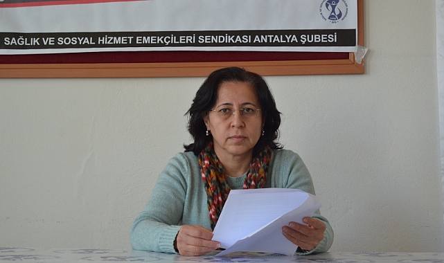 Sağlık Çalışanları İş Bırakıyor