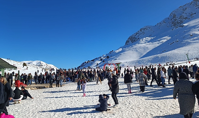 Saklıkent Kayak Merkezi’nde Yarıyıl Tatili Yoğunluğu
