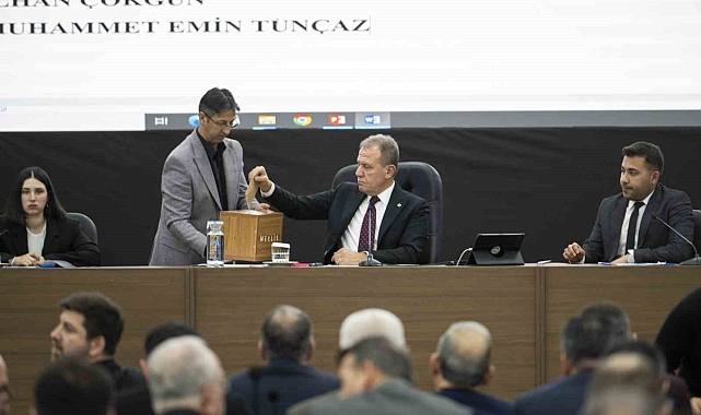 Seçer: "Bizim bütün benliğimiz Mersin'e hizmetle dolu"