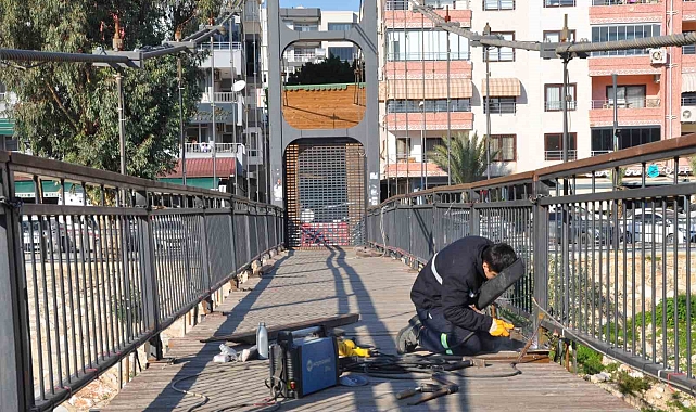 Silifke'de Dr. Erdinç Şahin Asma Köprüsü bakıma alındı