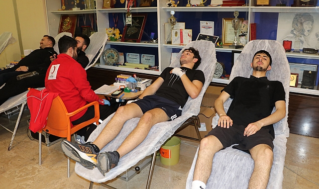 Sporculardan İhtiyaç Sahipleri İçin Kan Bağışı