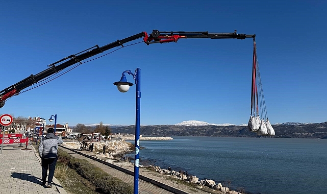 Türkiye'nin 4. büyük gölünde alg patlamasına karşı harekete geçildi