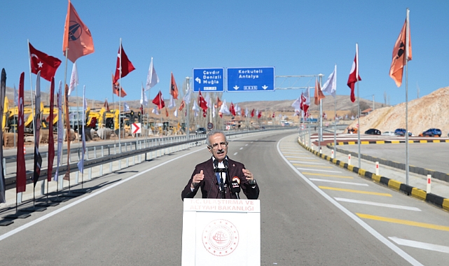 Ulaştırma ve Altyapı Bakanı Uraloğlu, Korkuteli-Elmalı Yolunun Açılışını Yaptı