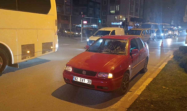 Yola fırlayan yayaya otomobil çarptı, metrelerce havaya savruldu