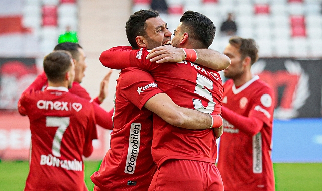 Antalya’da Goller Havayı Isıttı! Antalyaspor: 2 – Kasımpaşa : 0 (İlk Yarı) 