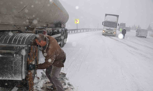 Antalya-Konya karayolunda kar yağışı