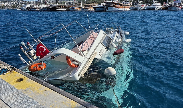 Bodrum'da 15 metrelik tekne battı