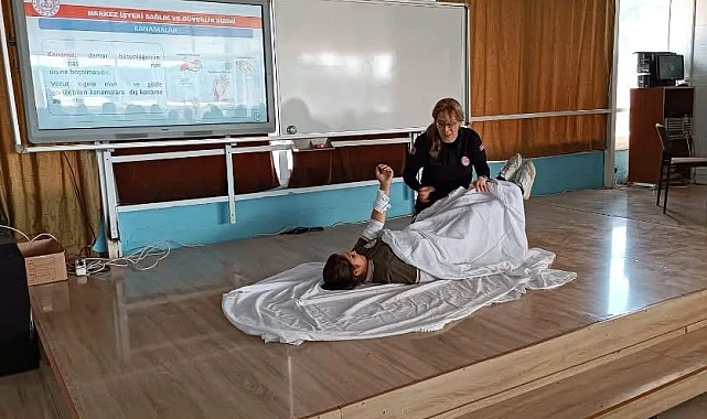 Bozyazı'da öğrencilere ilk yardım eğitimi verildi