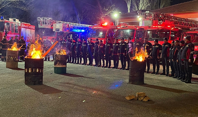 Burdur'da itfaiyeciler 6 Şubat depremlerini unutmadı