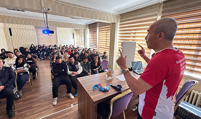 'Demir Adam'dan öğrencilere tavsiye: Asla pes etmeyin
