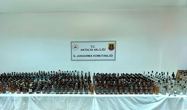 Döşemealtı'nda 5 bin litre kaçaksahte alkol operasyonu