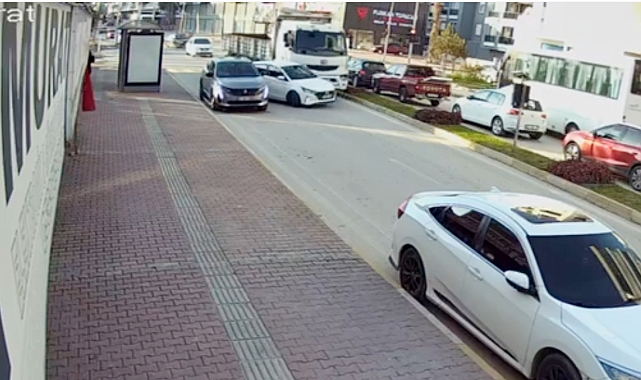 Finike'de kaza anı kamerada