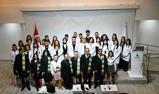 Fizyoterapi ve Rehabilitasyon Öğrencileri Beyaz Önlüklerini Giydi