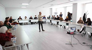 Gençlere CV hazırlama ve e-ticaret eğitimi verildi