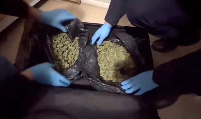 Isparta'da bir şahsın üzerinde ve çantasında 1 kilo uyuşturucu bulundu