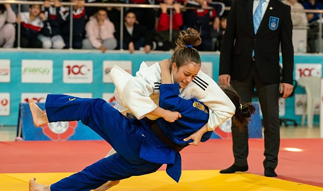 Judoda altın madalya sevinci