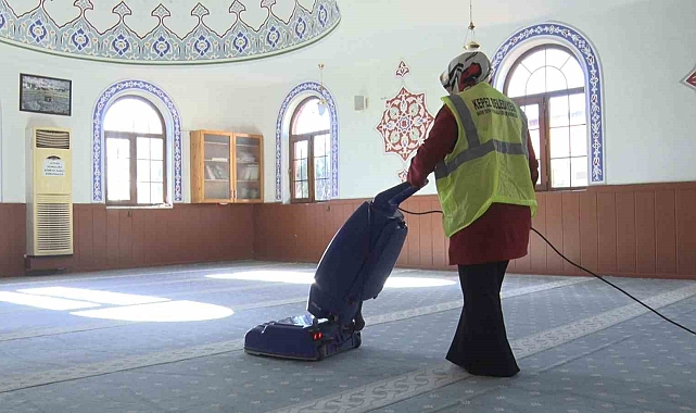 Kepez Belediyesi Ramazan öncesi cami ve cemevlerini temizledi
