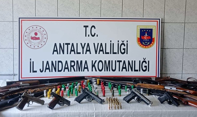 Kumluca'da ruhsatsız silah operasyonu