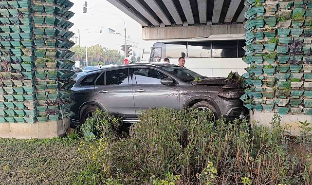 Manavgat'ta arızalı sinyalizasyon kazalara neden oldu: 1 yaralı
